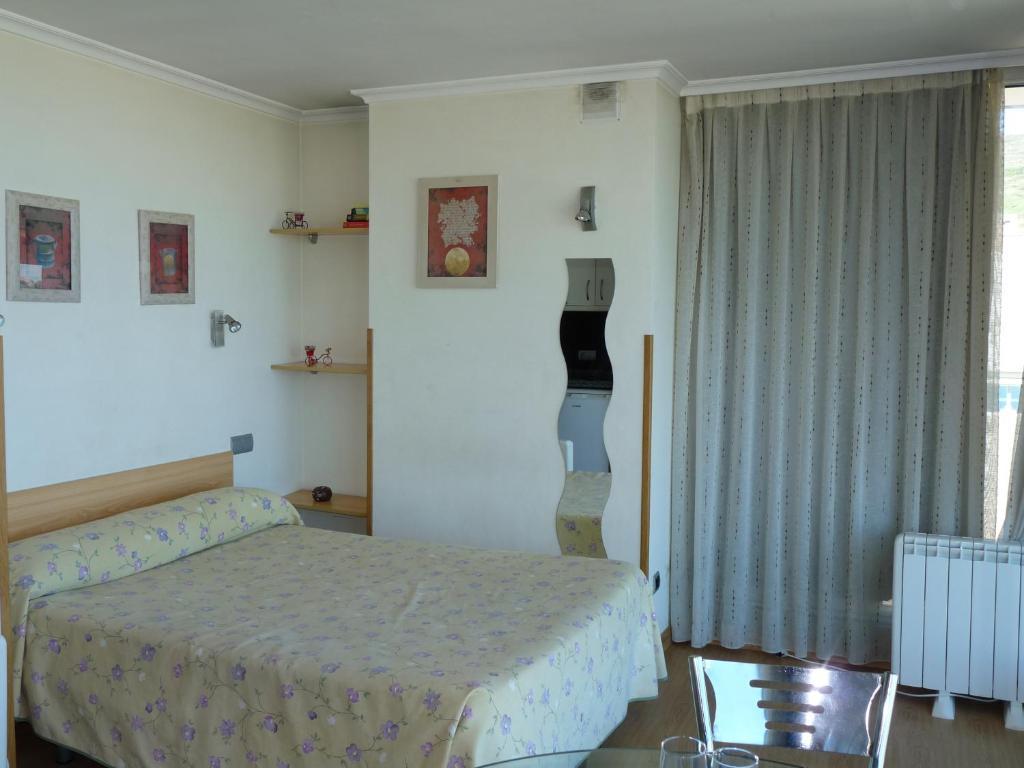 Apartamentos Maradentro Soto de la Marina Szoba fotó