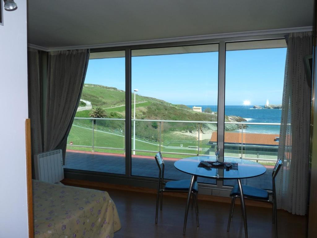 Apartamentos Maradentro Soto de la Marina Szoba fotó
