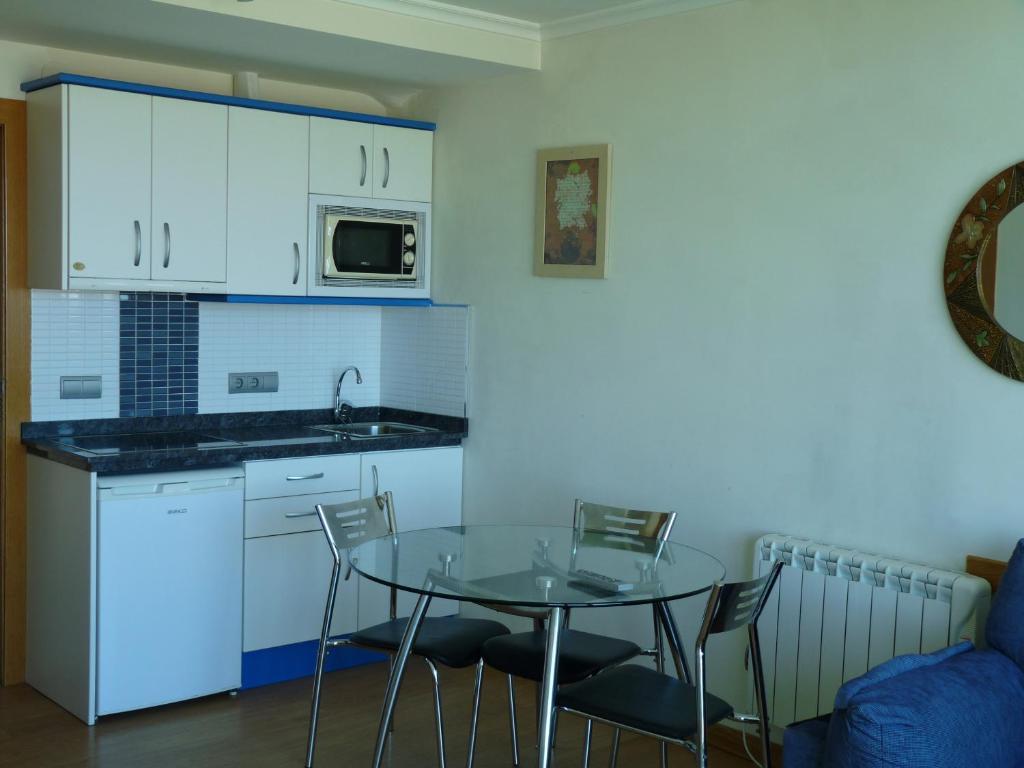 Apartamentos Maradentro Soto de la Marina Szoba fotó